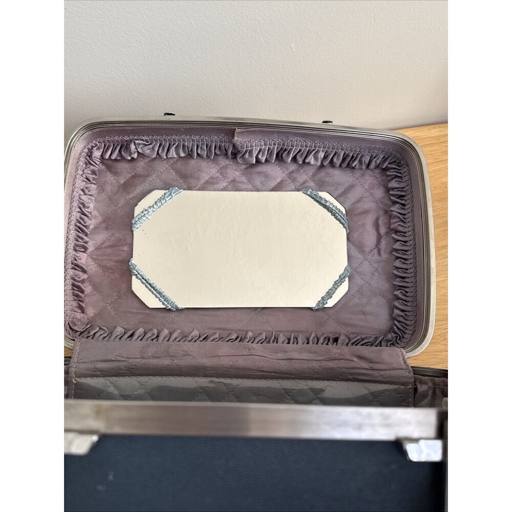 Vintage American Tourister Case With Key Blue Train Carry On Tri Taper - Picture 8 of 13